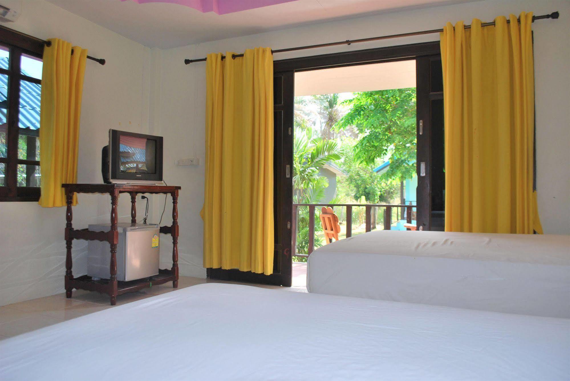 Resort Siraya Beachfront