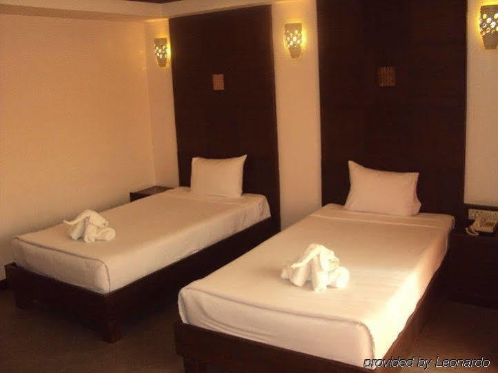 Oyo 447 Royal Express Hotel 2*