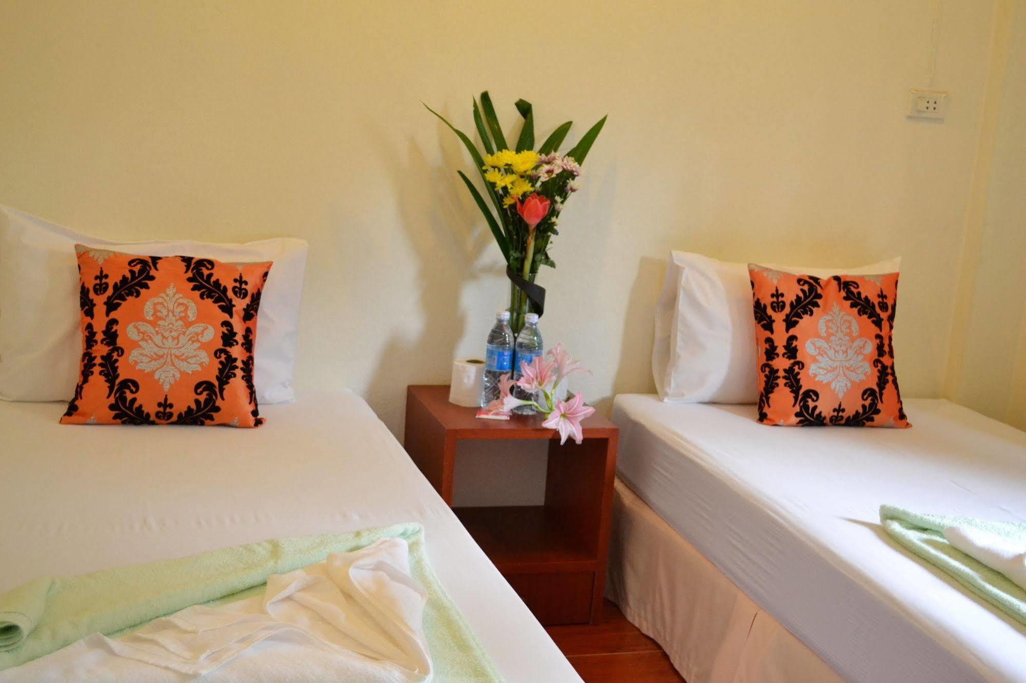 Wandee * Khao Lak