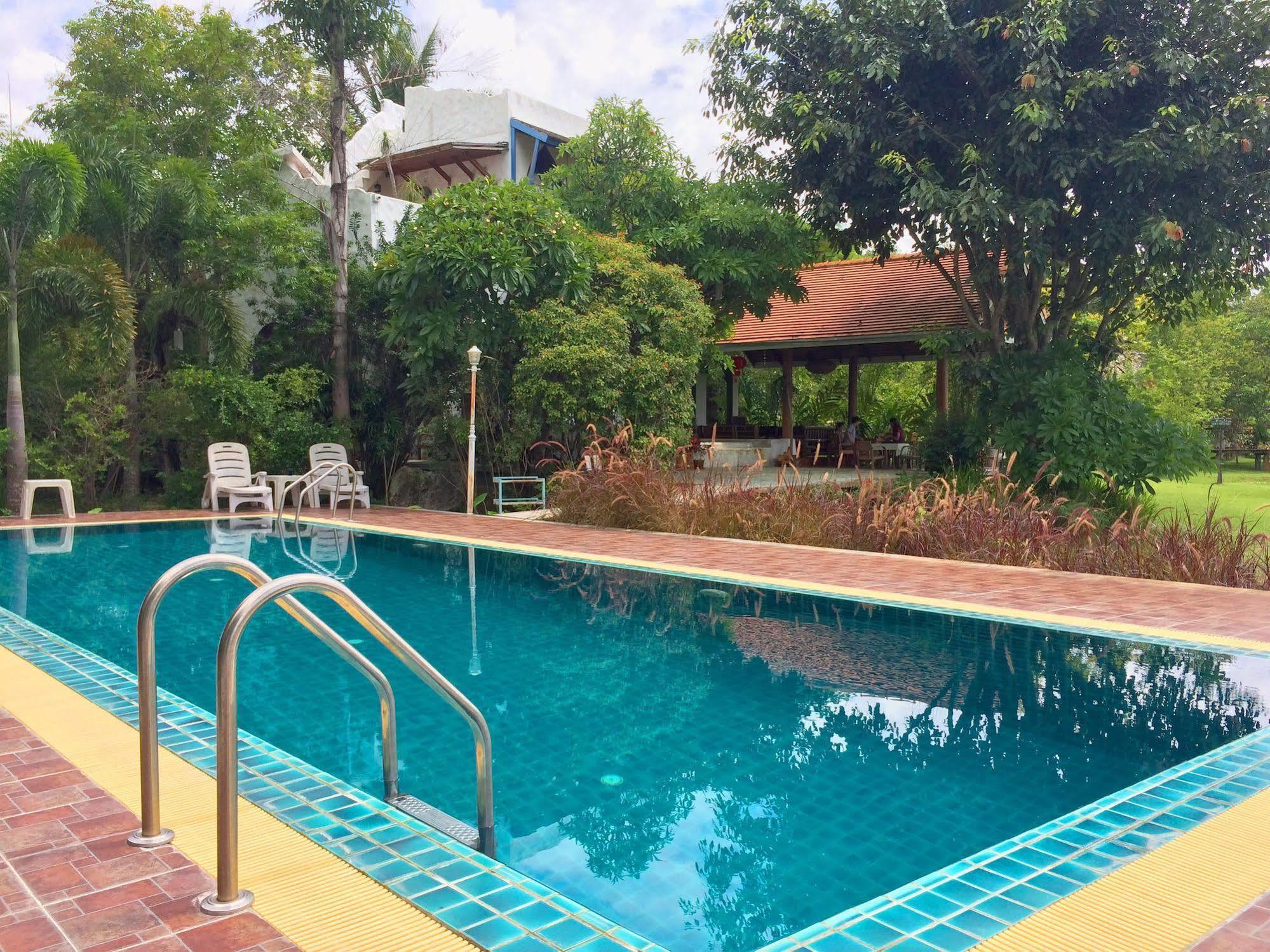 Kuadkhonthoe Holiday park