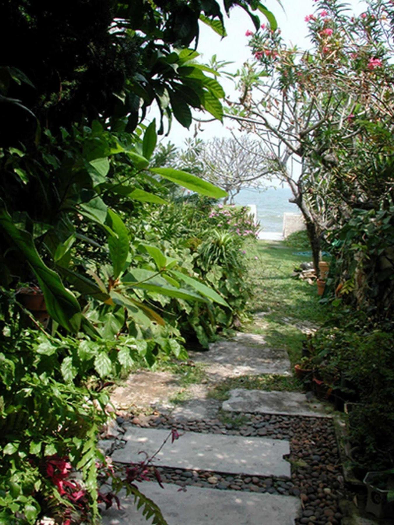 Hotel Nern Beachfront Hua Hin