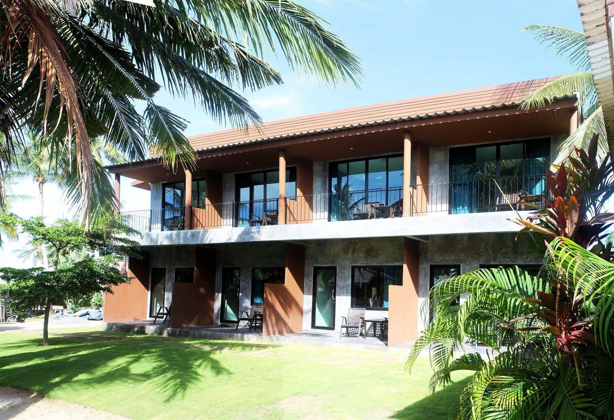 Resort Sabaii Bay