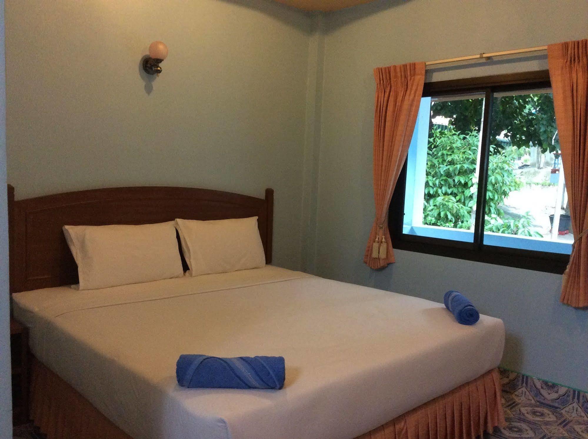 Hotel Sunsea Baan Khai
