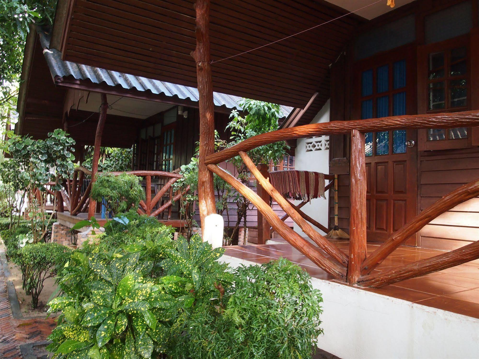 Palm Point Village Hotel Mae Nam