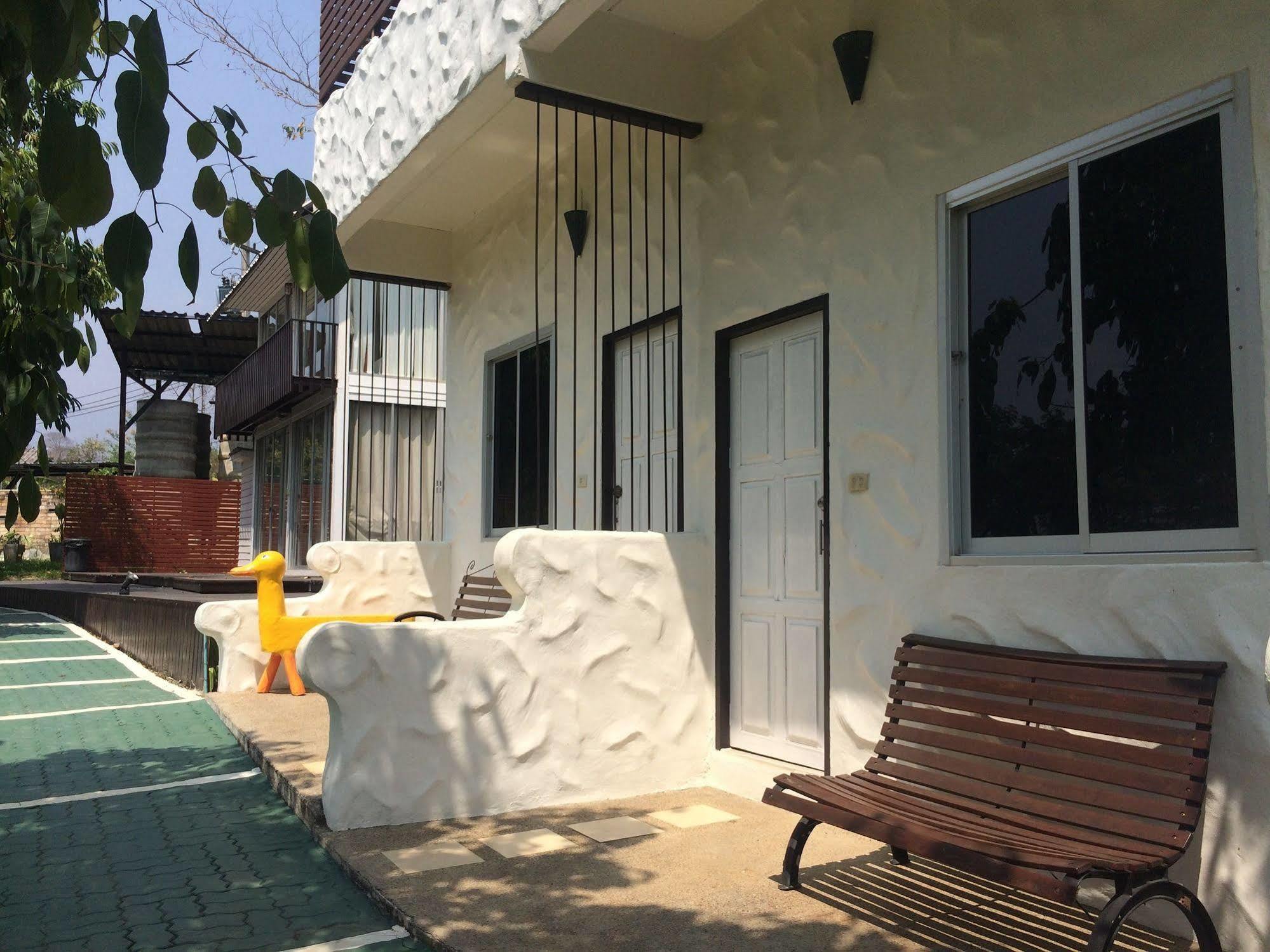 ปอ อา ยอ Hostel *