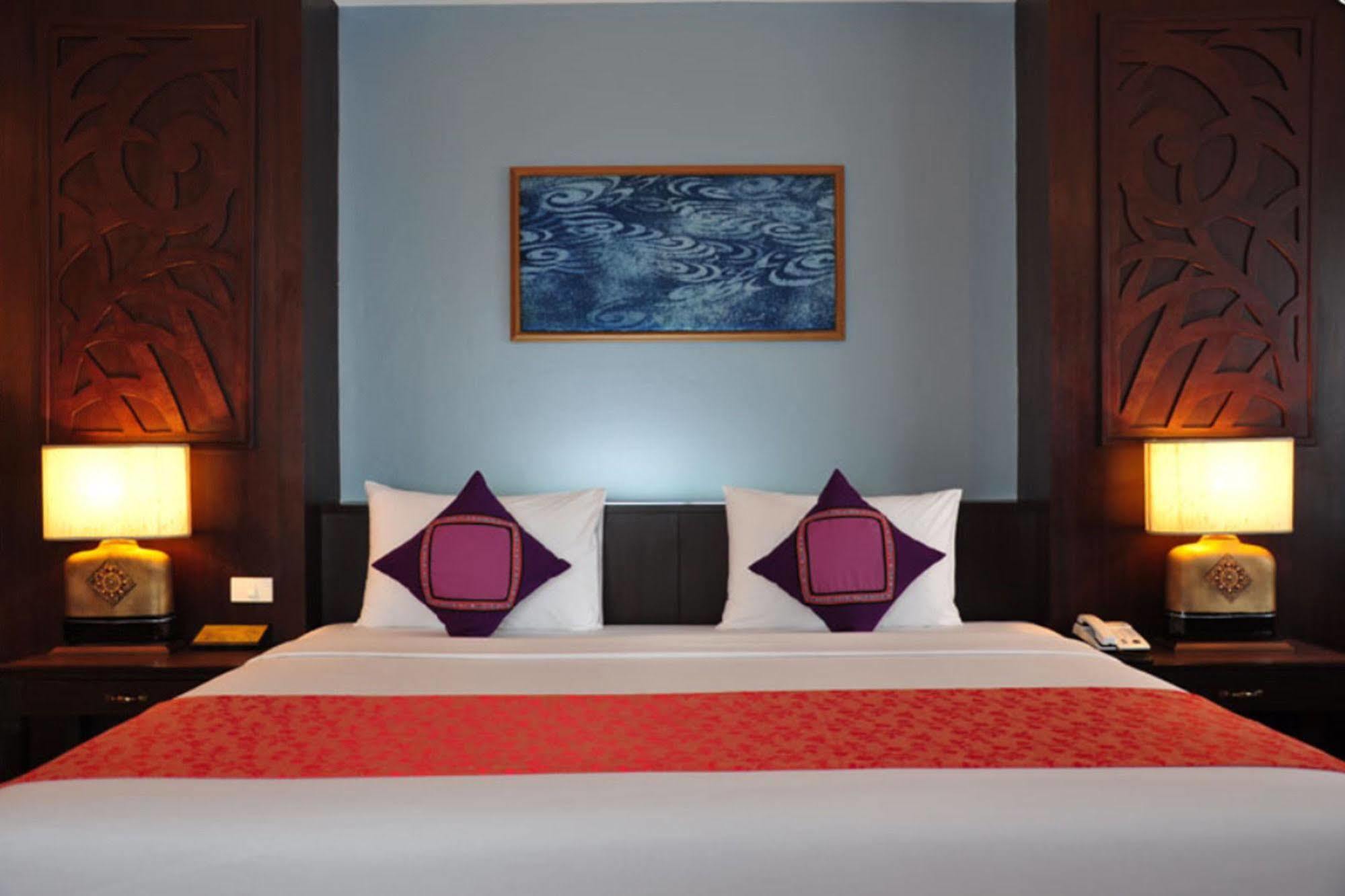 Empress Hotel 3*