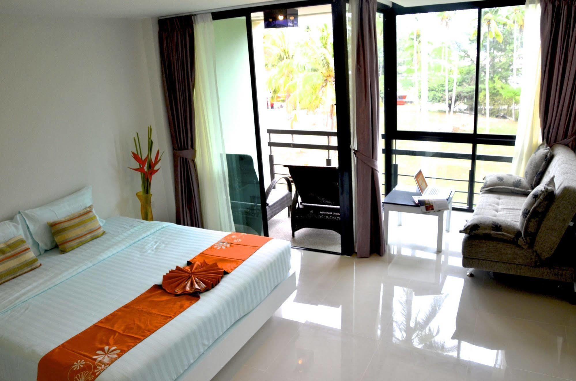 Hotel The Kris Condotel