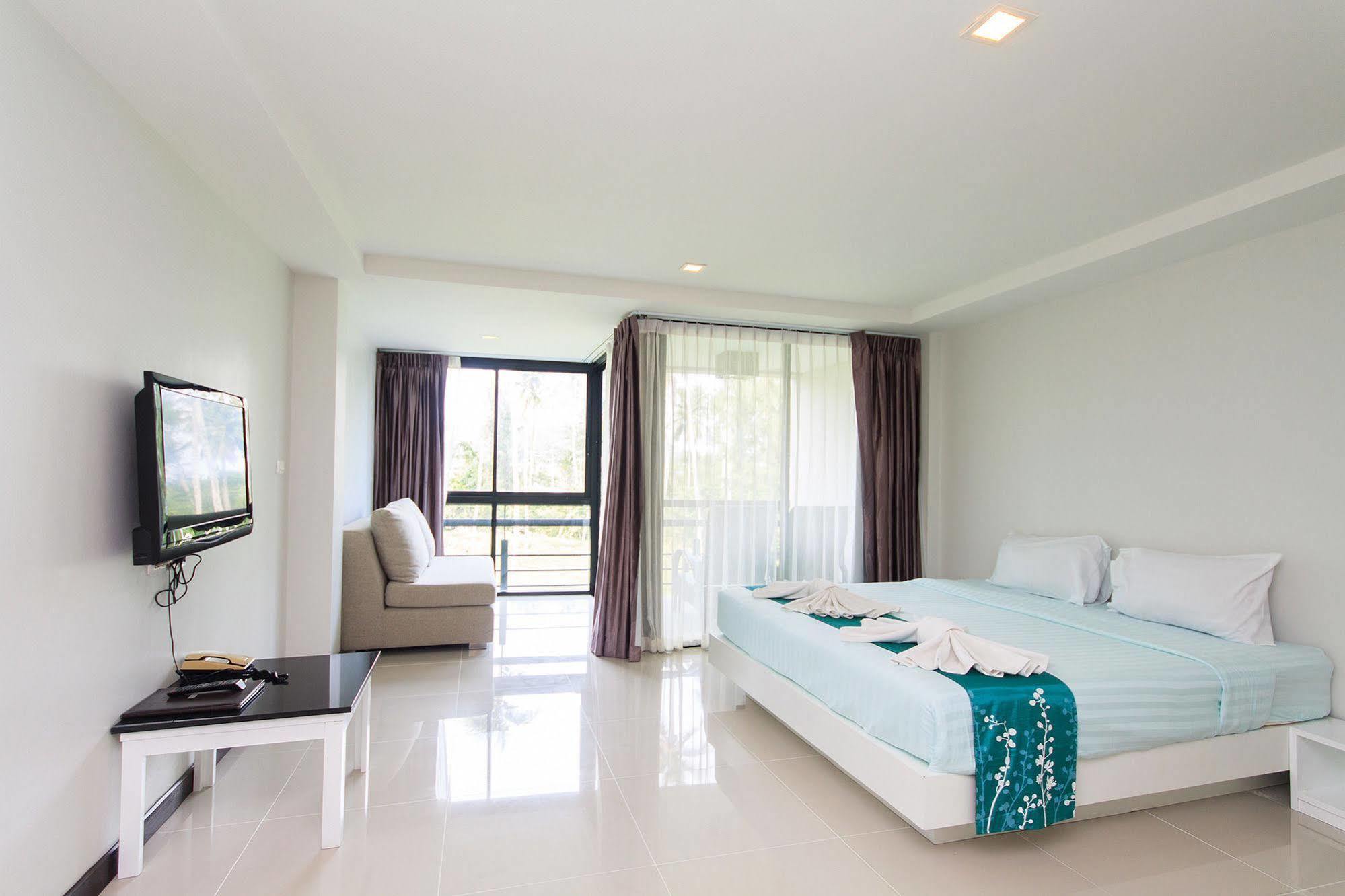 The Kris Condotel 4* Bang Tao Beach (Phuket)