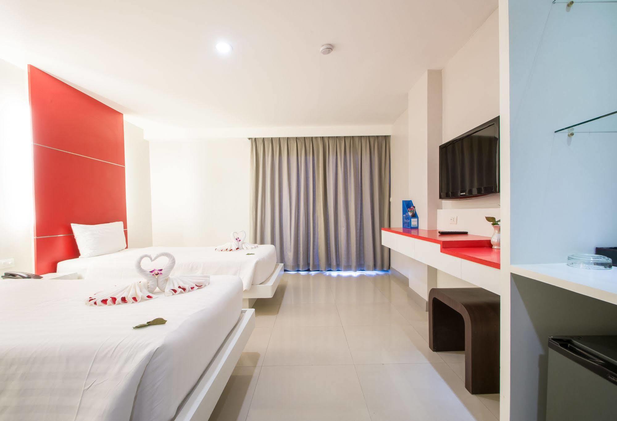 Alfresco Phuket Hotel 3*