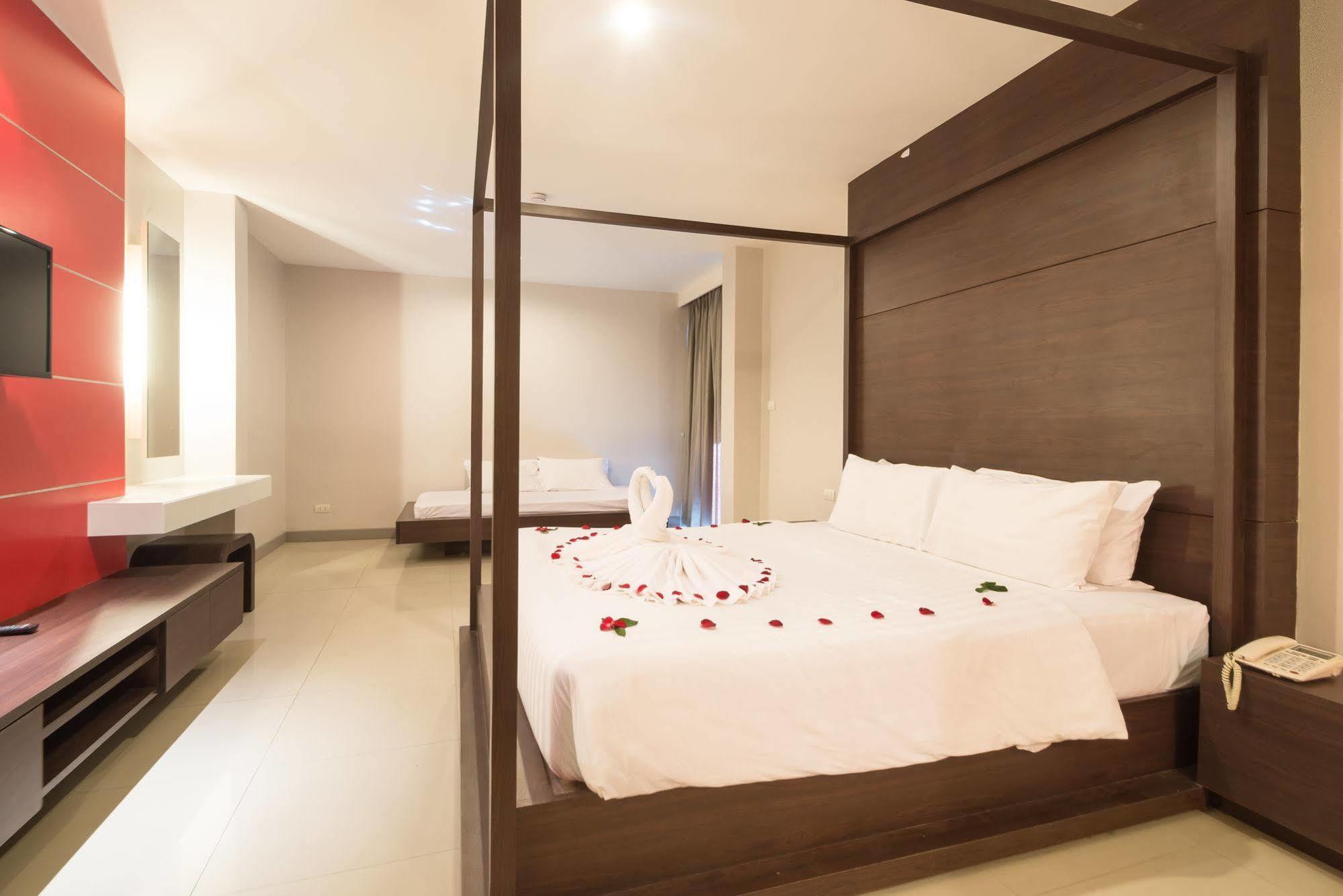 Hotel Alfresco Phuket 3*