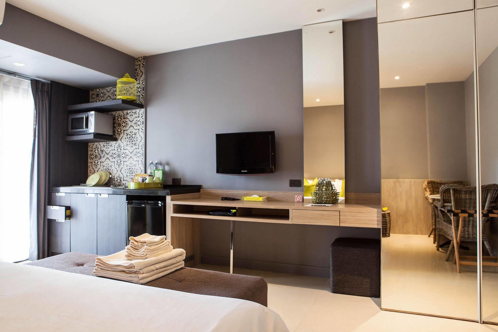 Hotel Ploen By Tolani 3*