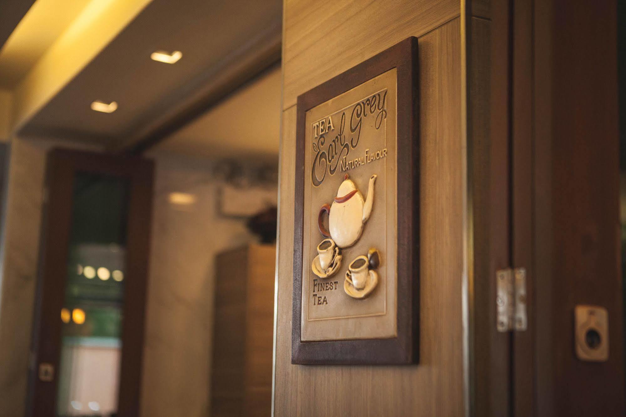 Hotel Ploen By Tolani 3*