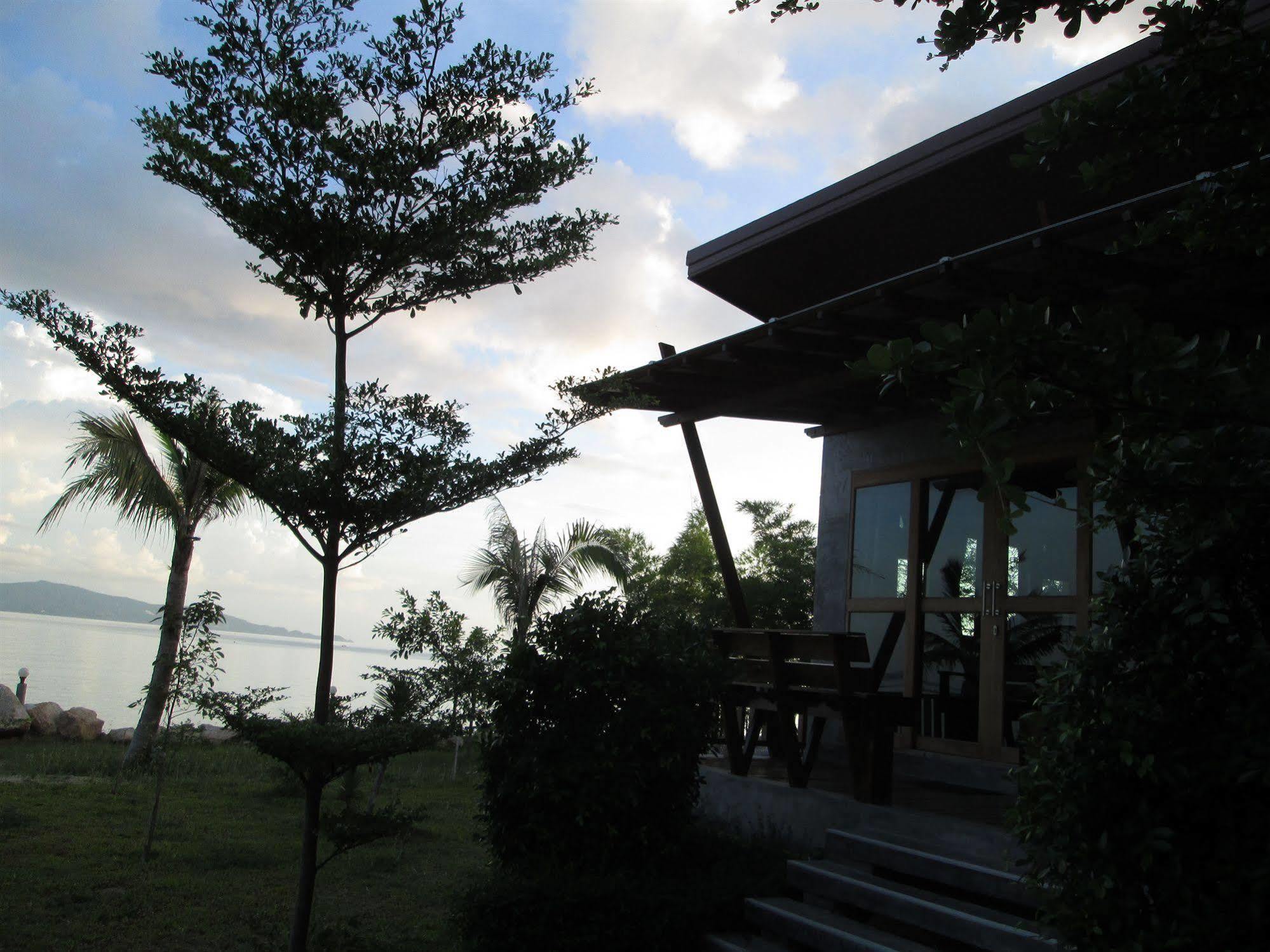 Phangan Palm & Restaurant 3*