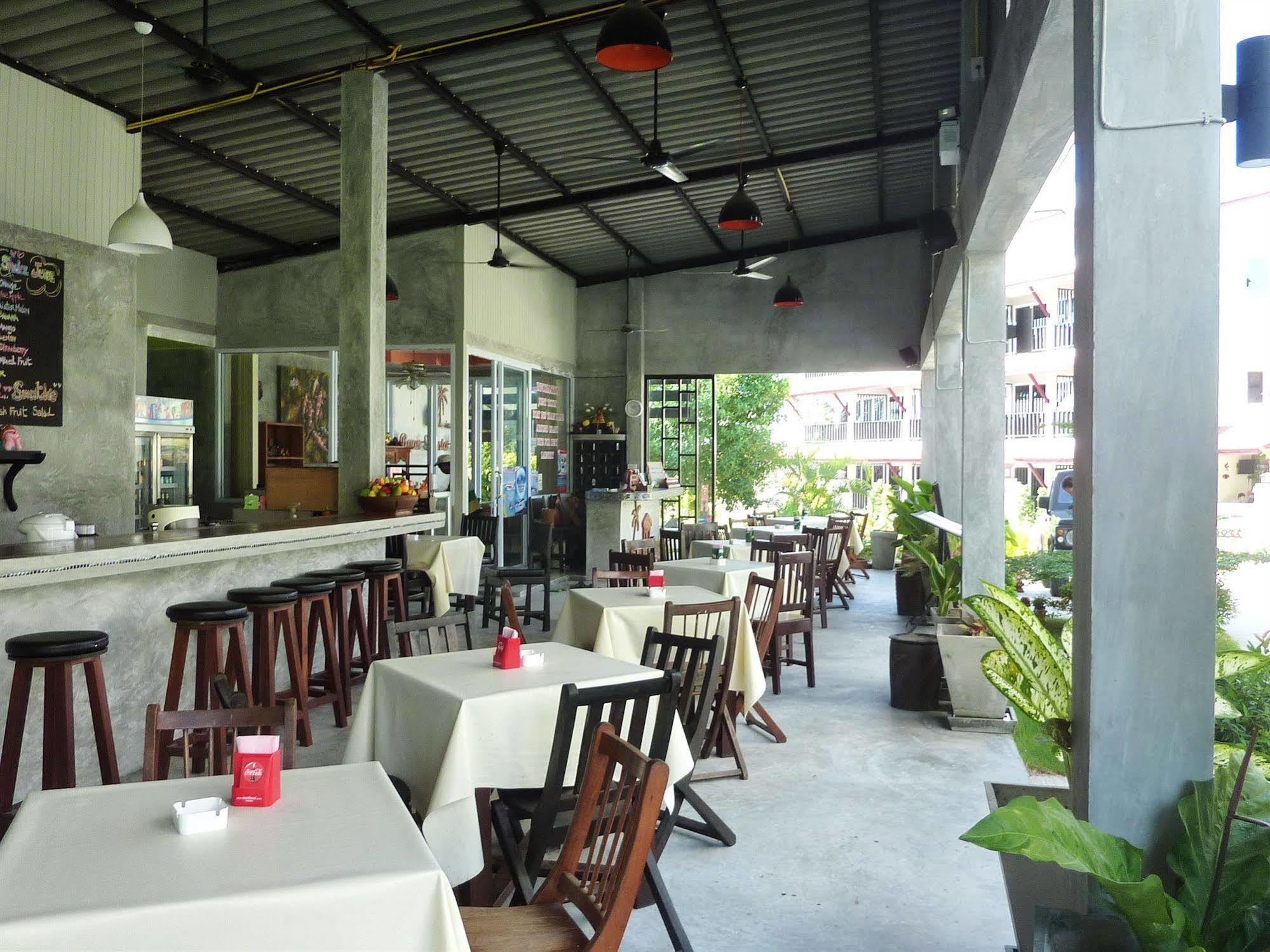 Baan Suan Ta Hotel 2*