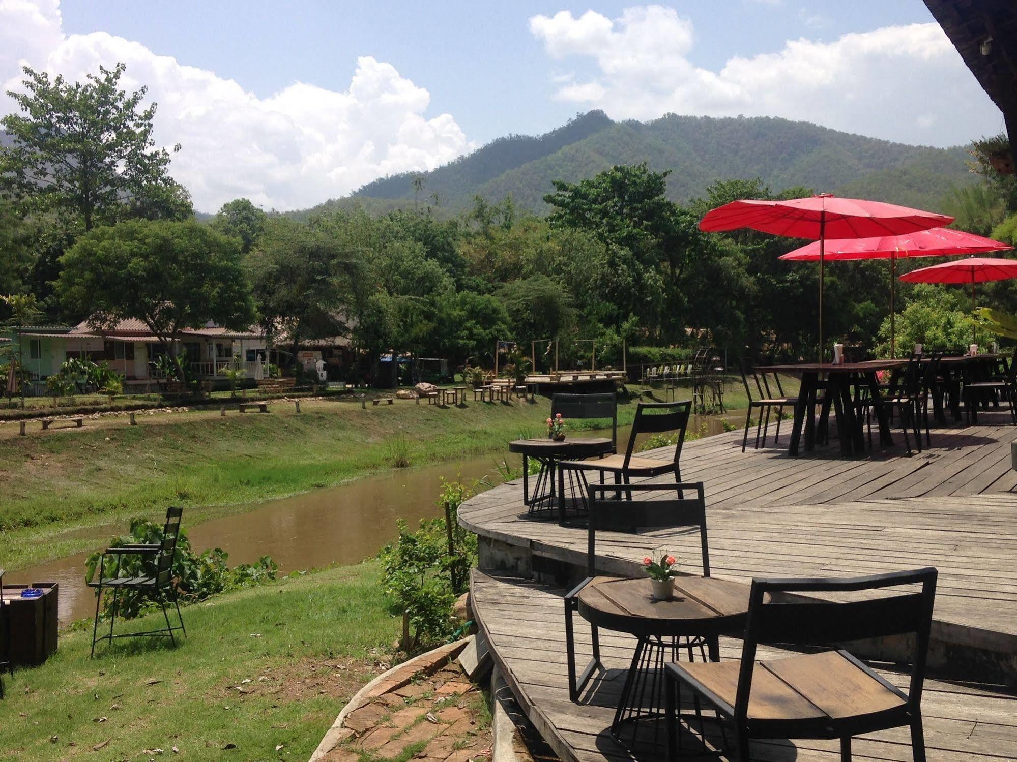 Resort River Corner 4*