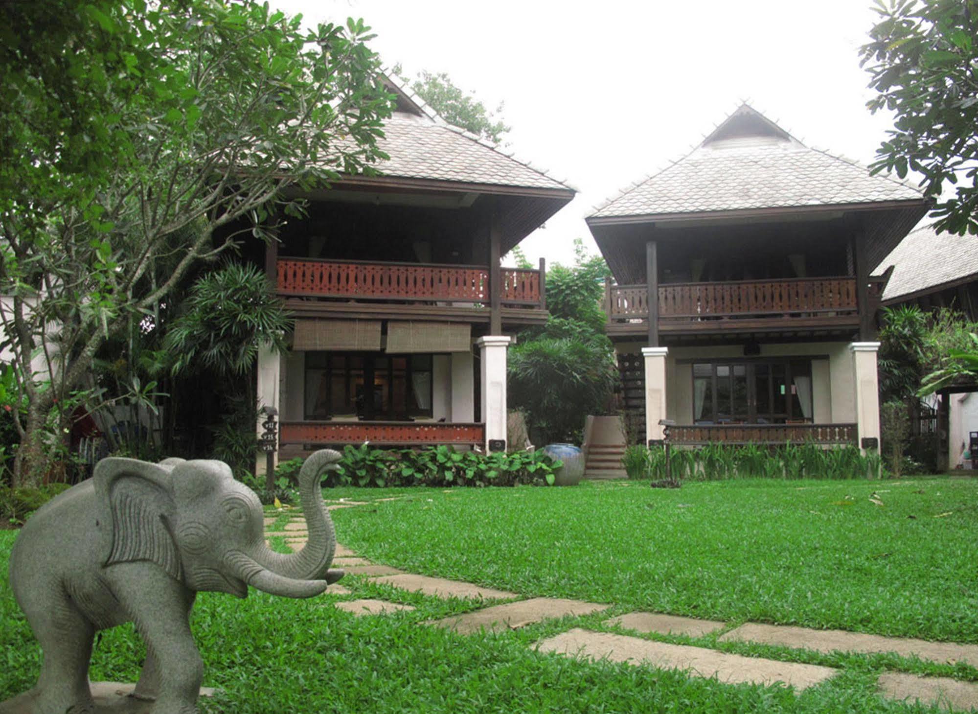 Resort River Corner 4*