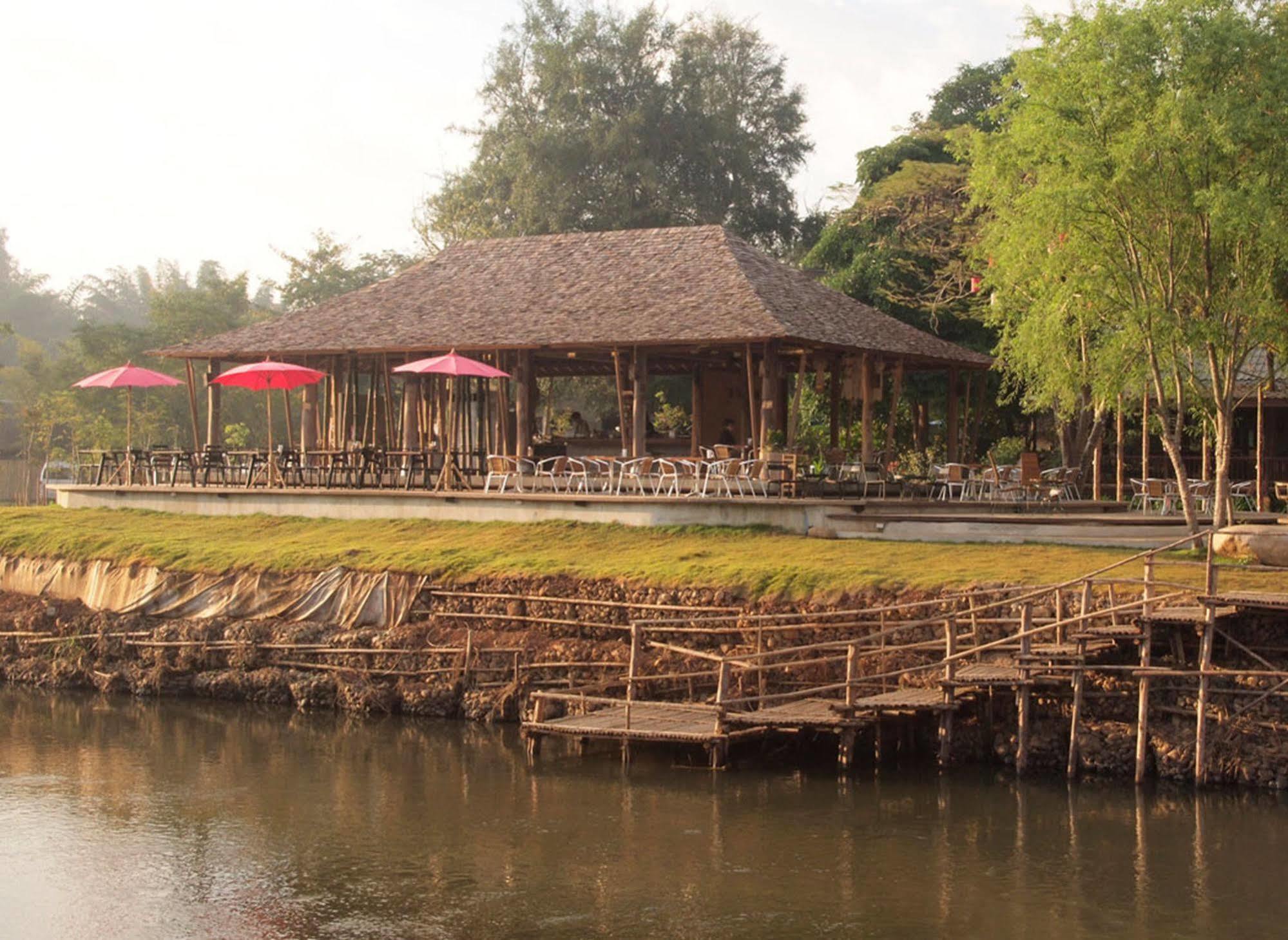 River Corner Resort 4*