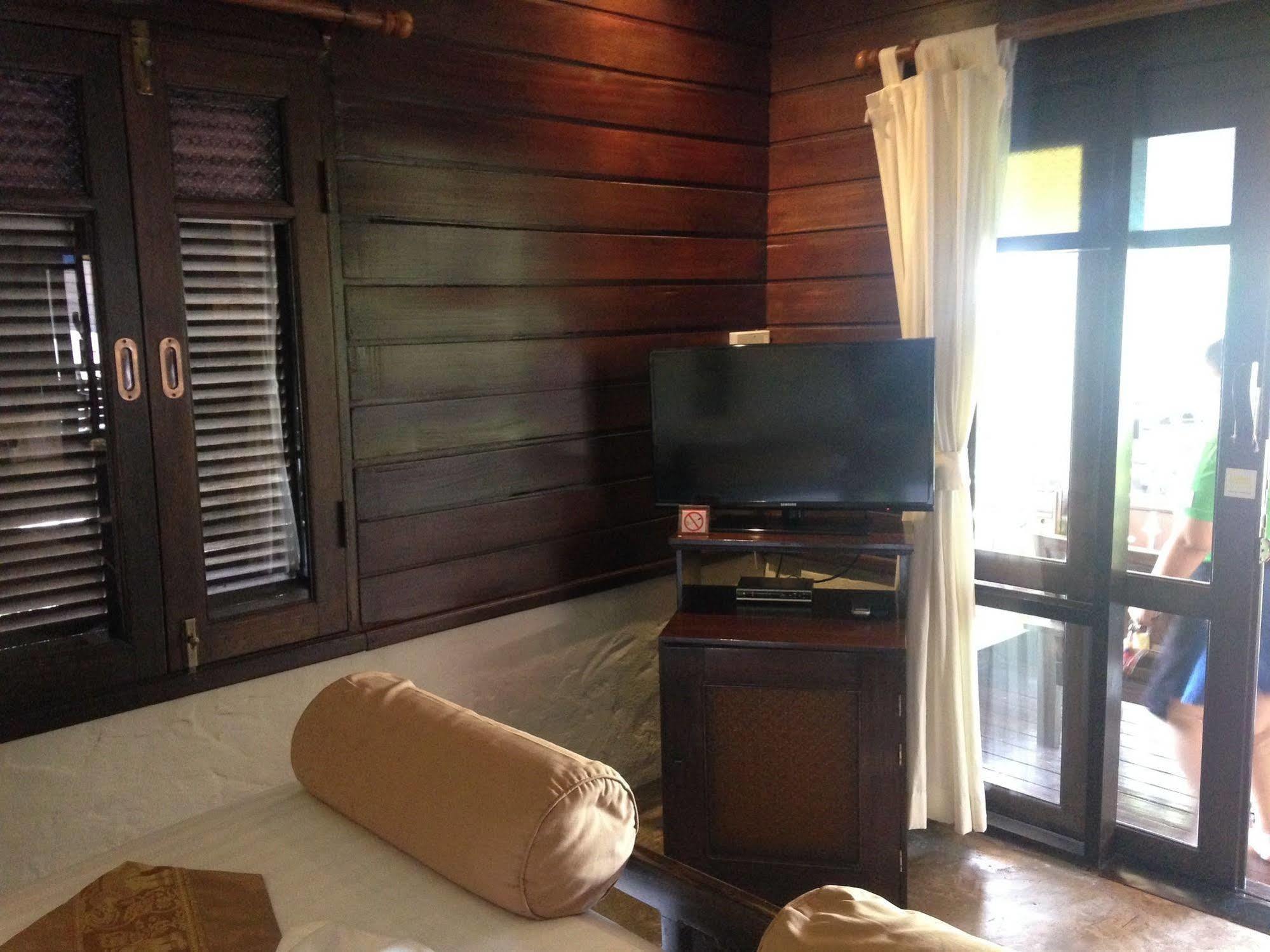 Resort River Corner Pai