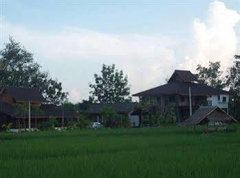 Resort Ban Chomna