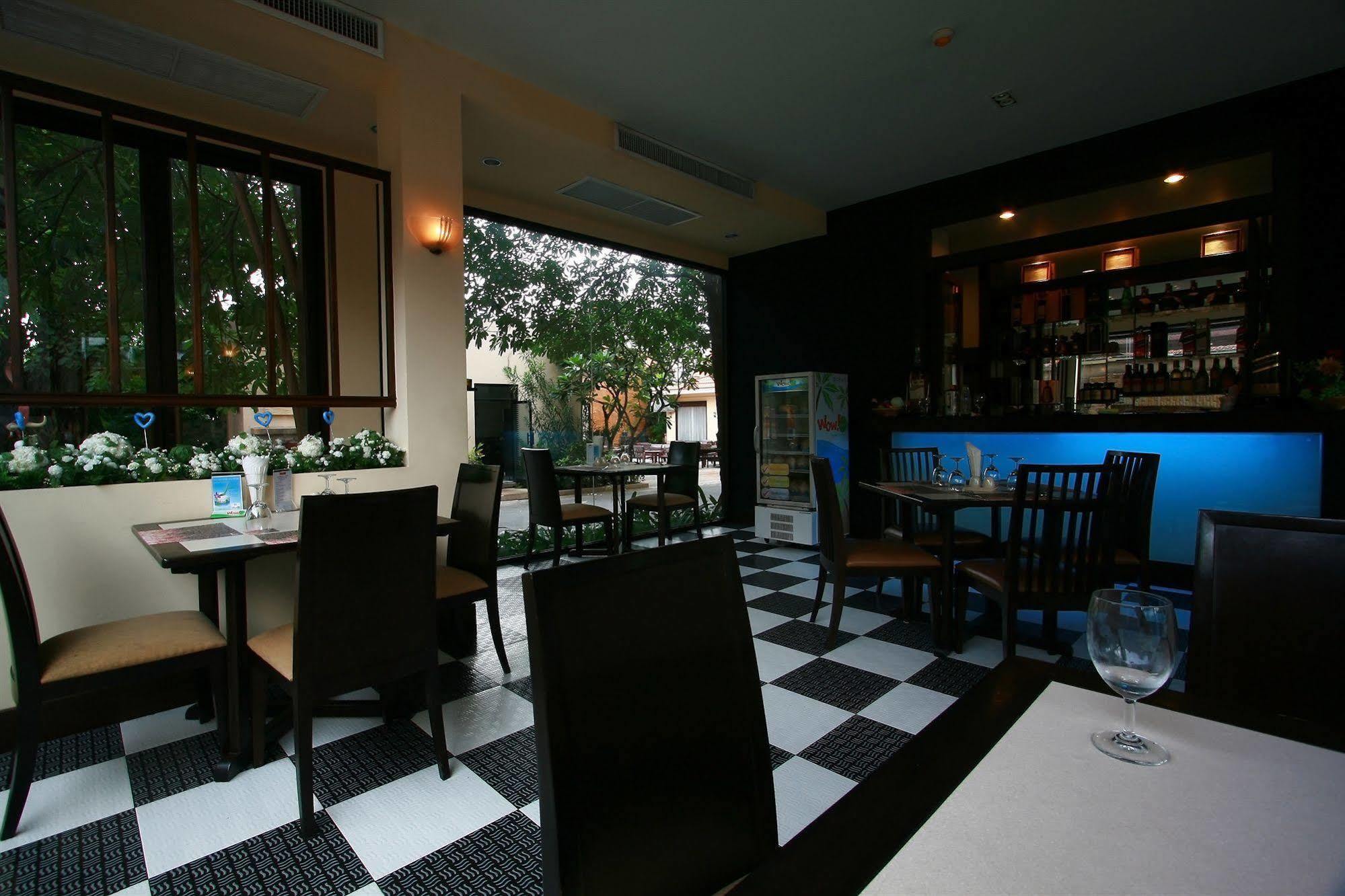 Siam Society And Resort 3*