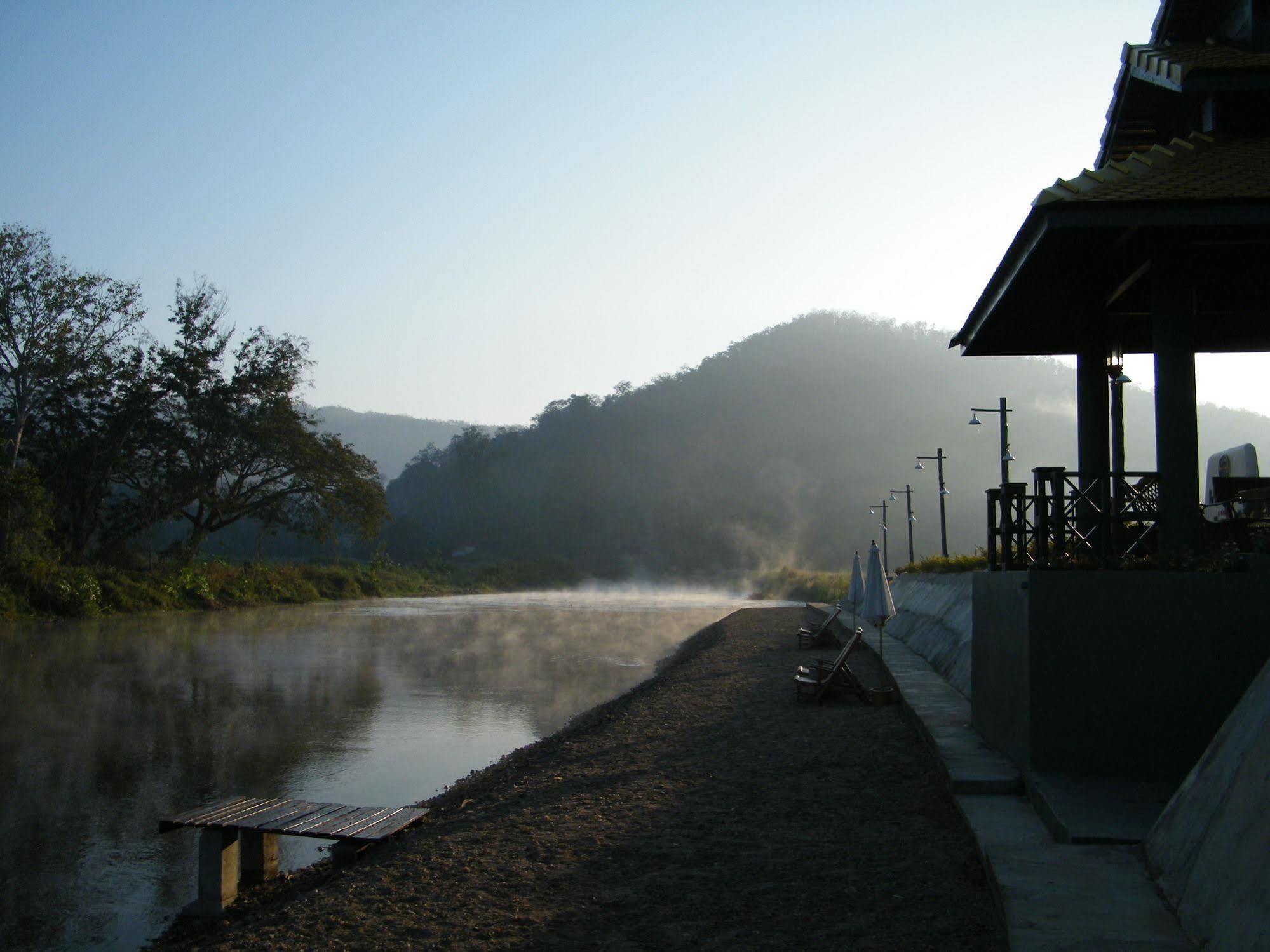Resort River Mountain Pai