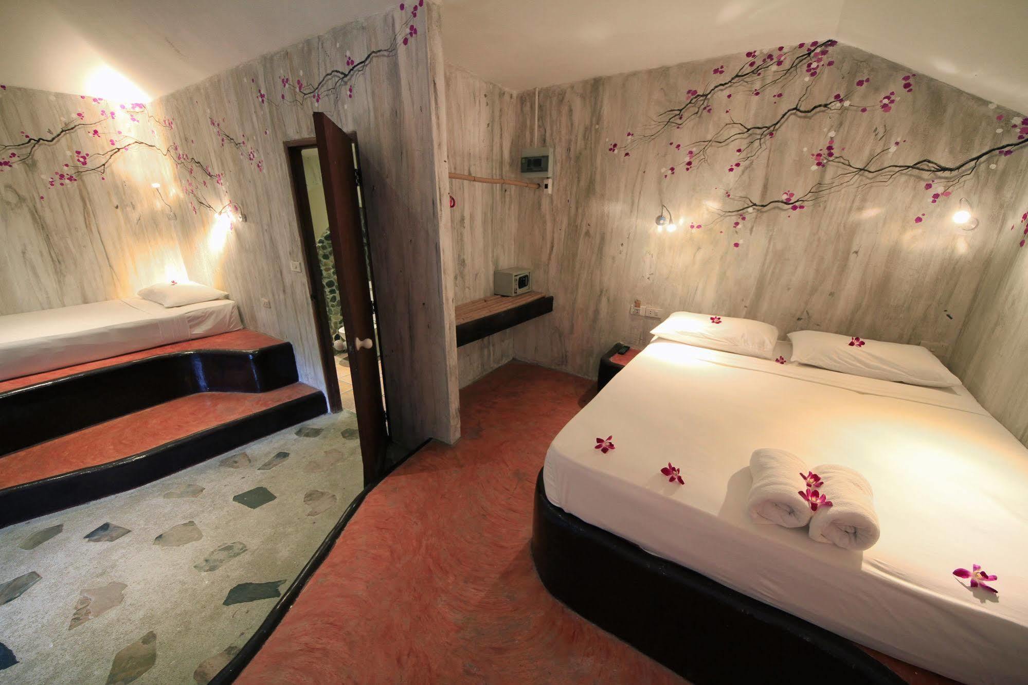 Cactus Hotel 2*