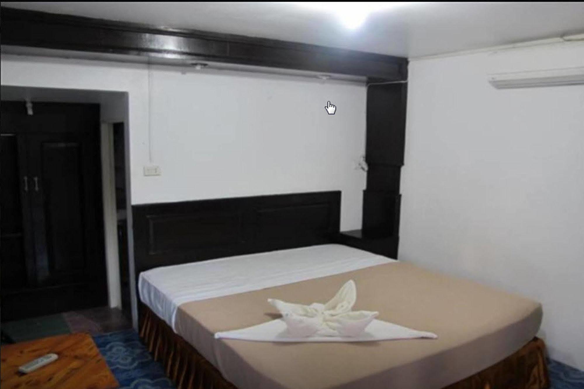 Jinda Hotel 3*