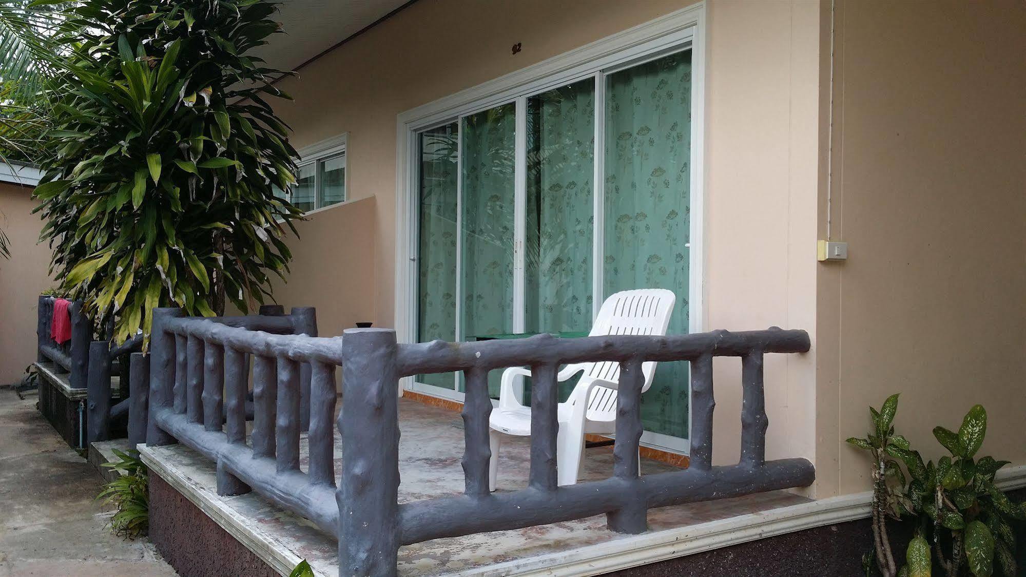 Khaolak Summer House Resort