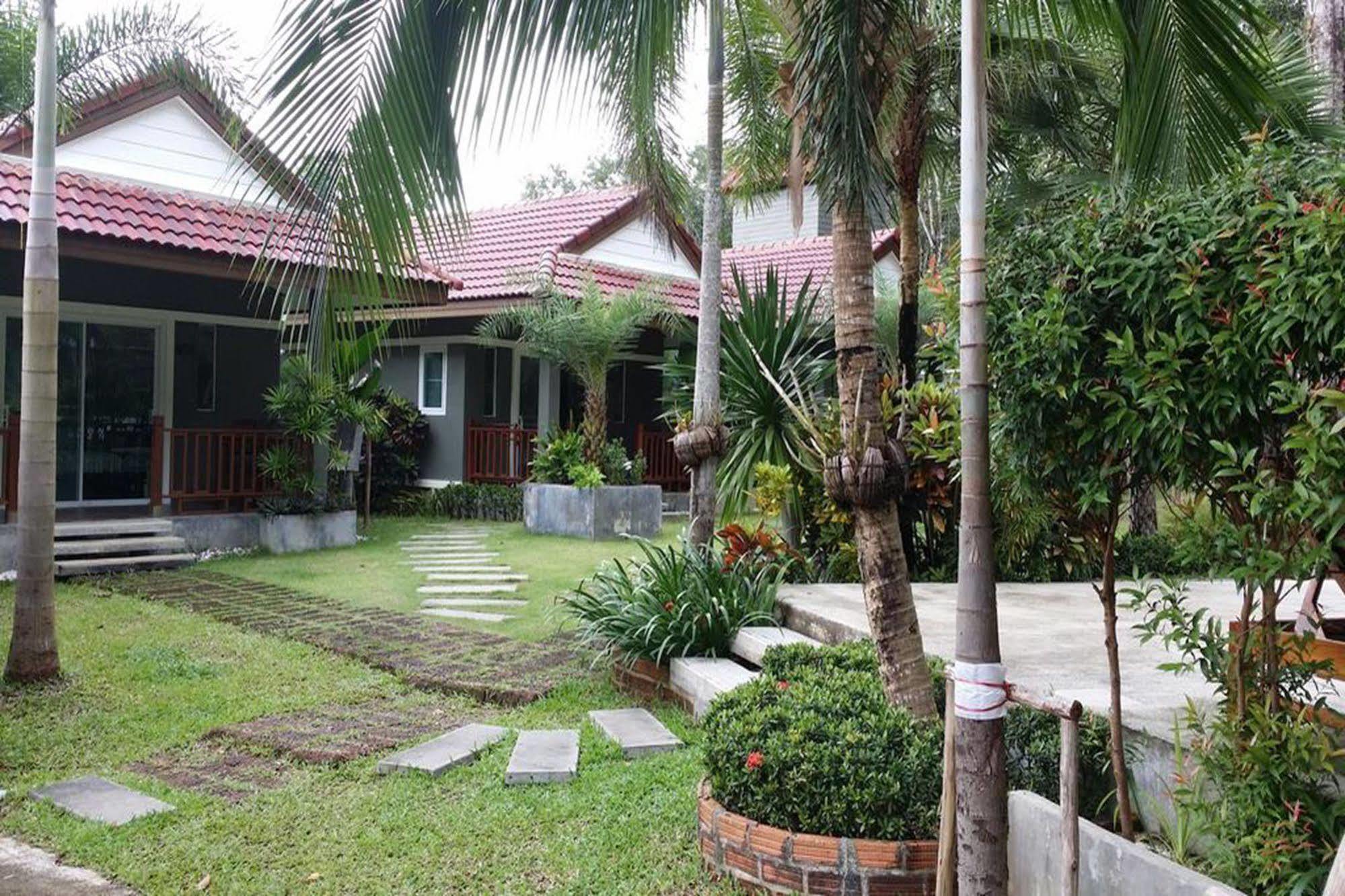 Resort Khaolak Yama - Sha 3*