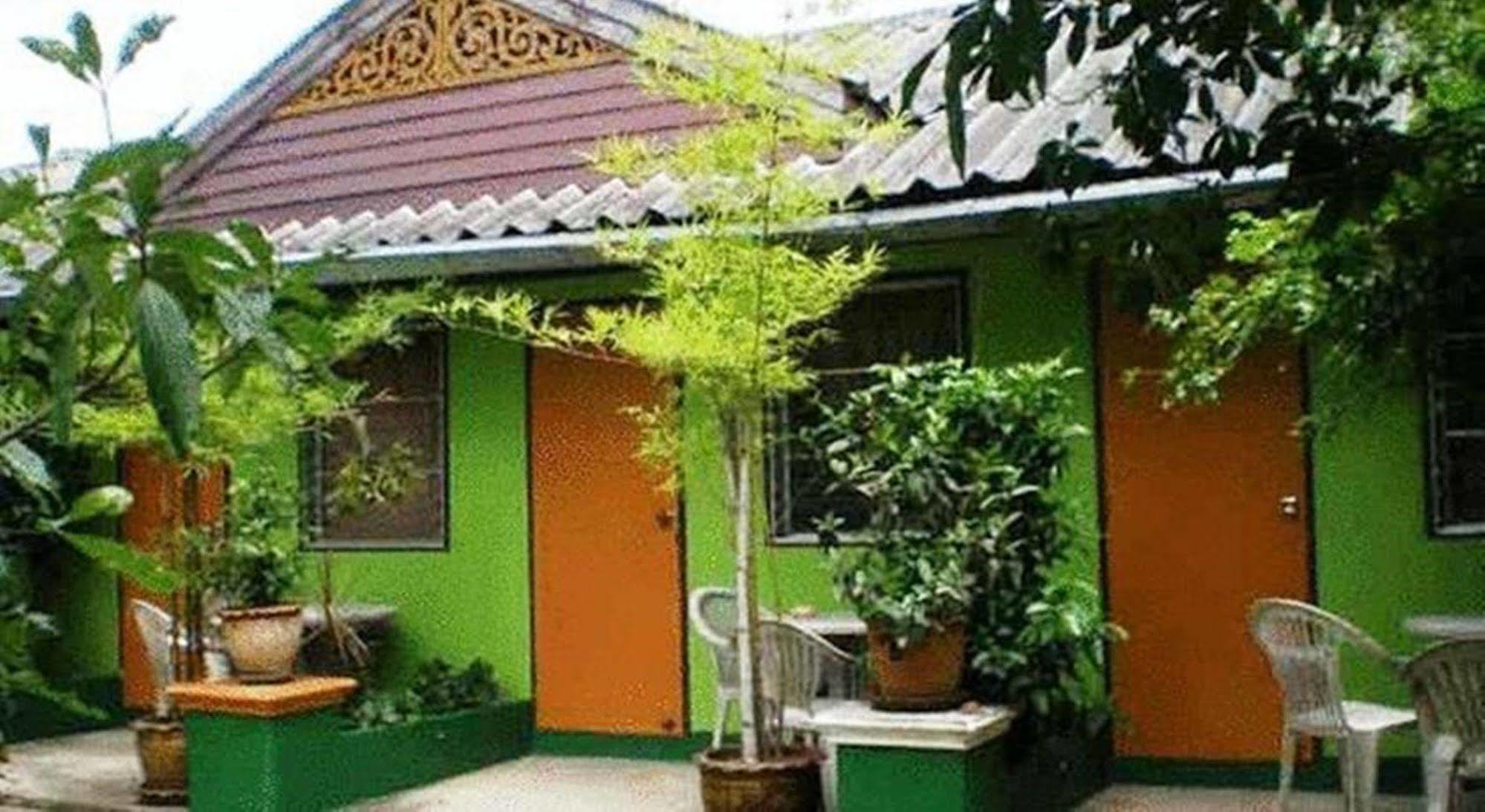 Hotel Baan Bua