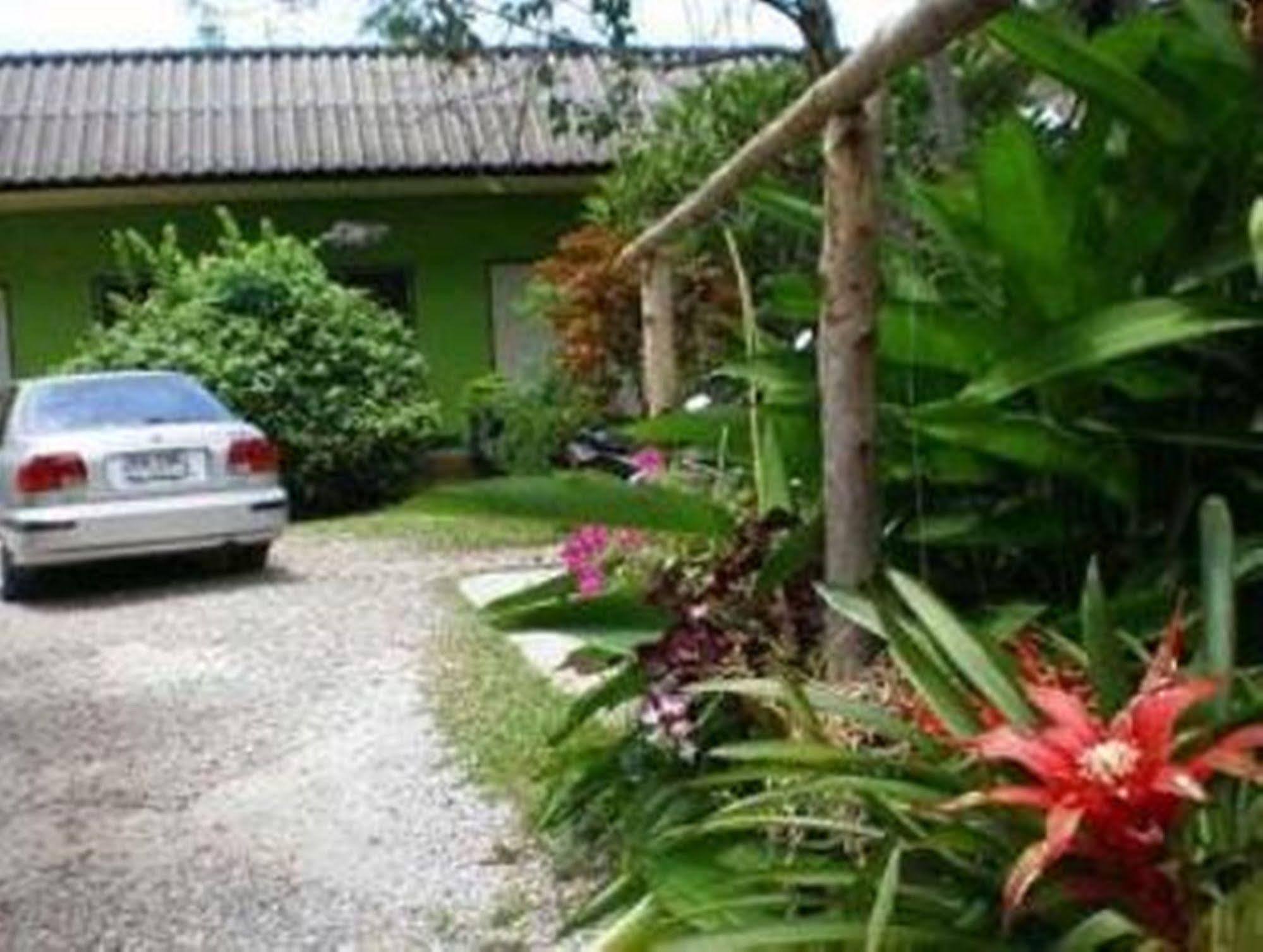 Baan Bua Hotel 2*