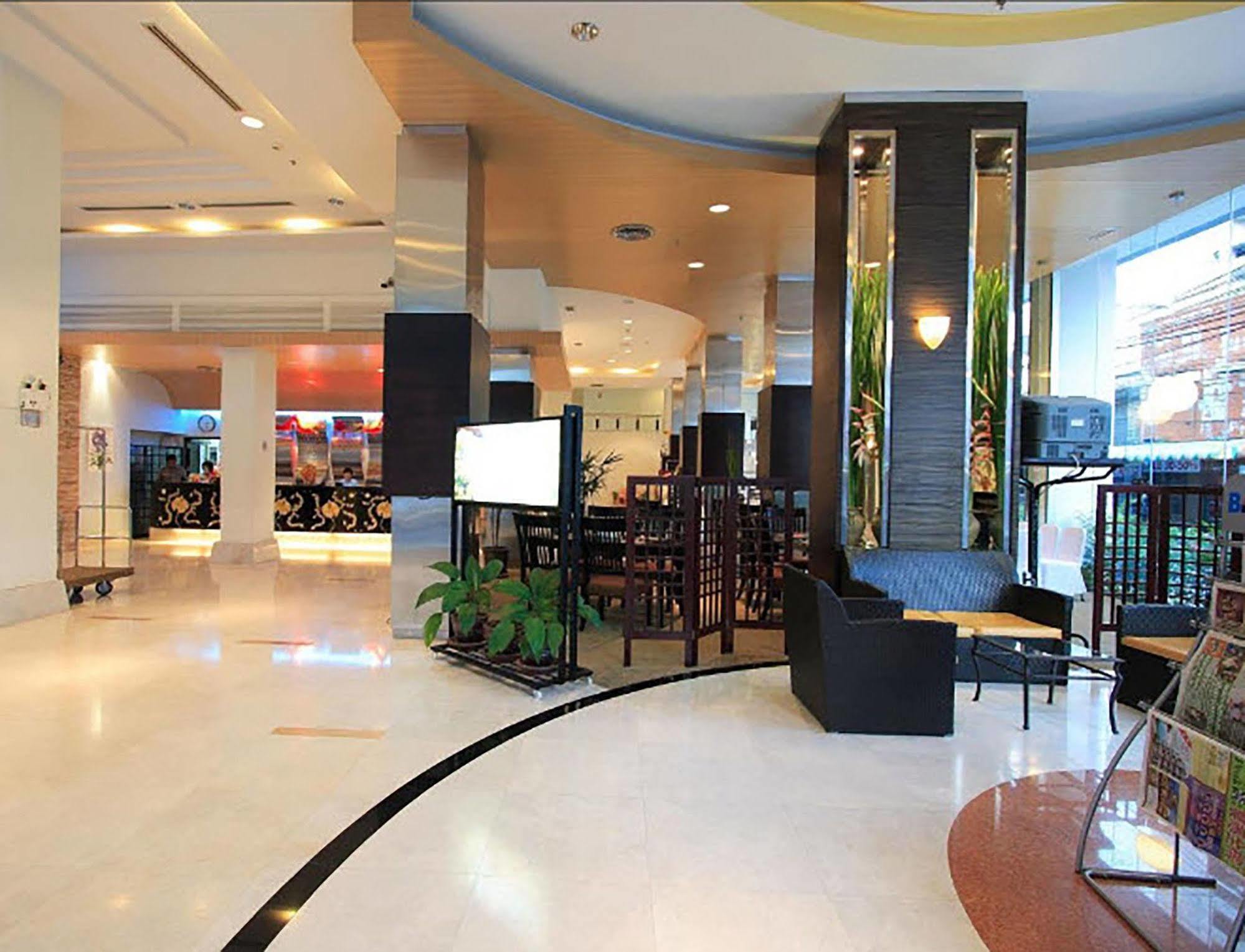 Golden Crown Grand Hat Yai