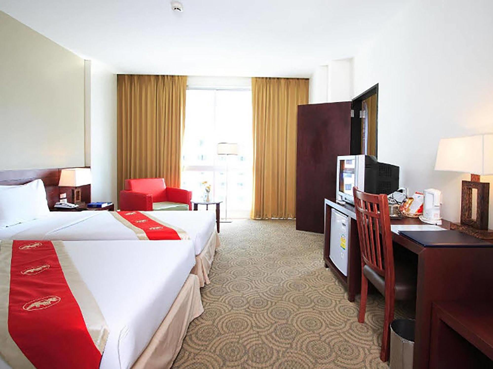 Golden Crown Grand 3*