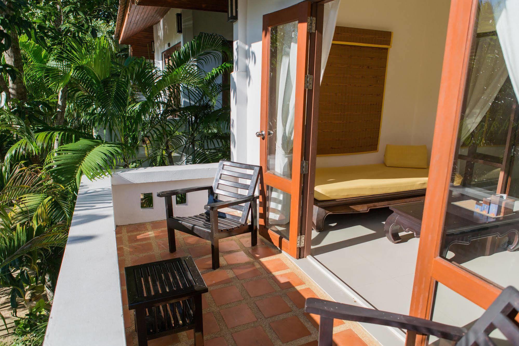 Resort Easy Time Laem Sai Beach