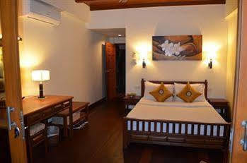 Hotel The 4*