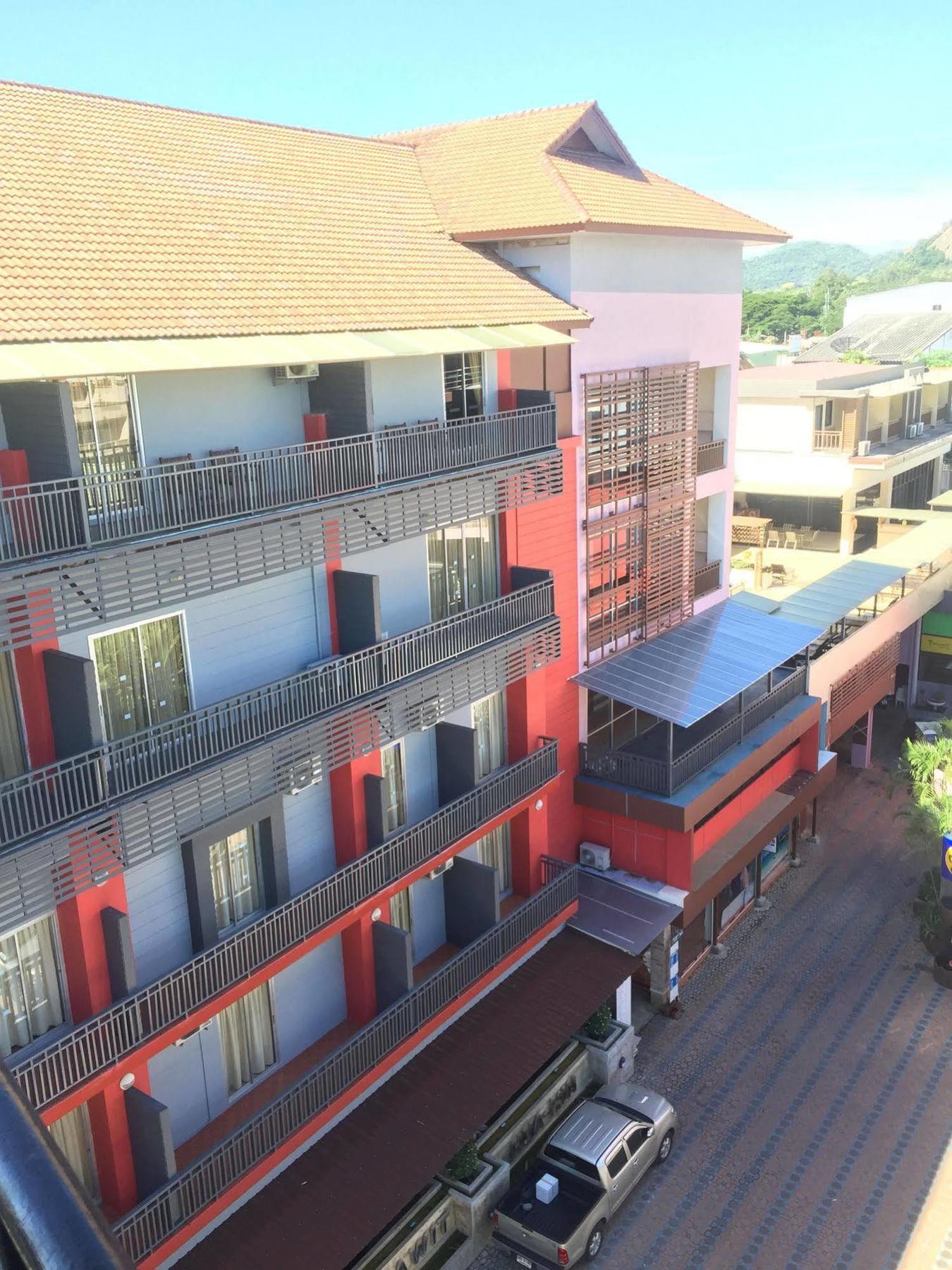 Hotel Tanawit & Hua Hin