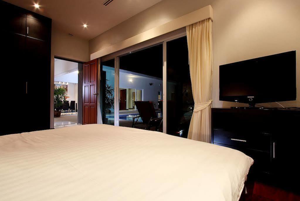 Villa Phuket Lagoon Pool *