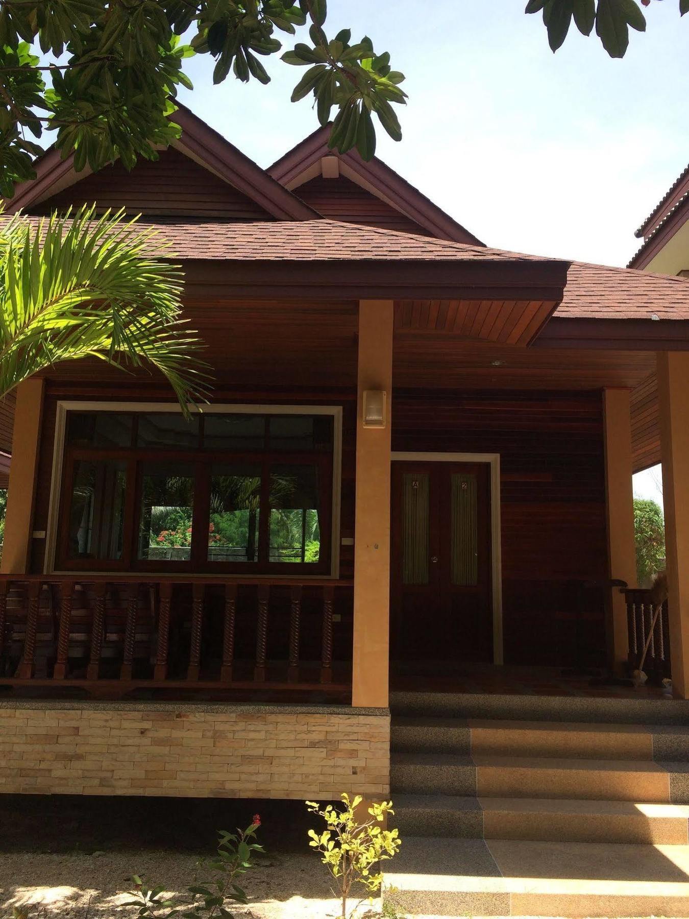 Tropicoco Koh Phangan Hotel