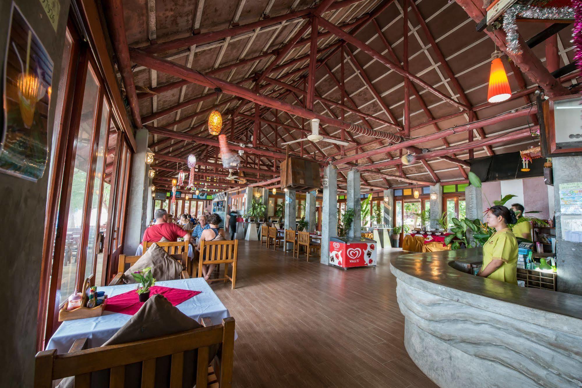 Coral Grand 3* Koh Tao