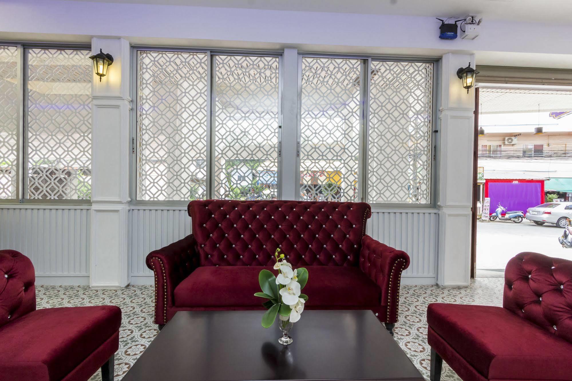 Hotel Triple Three 3*