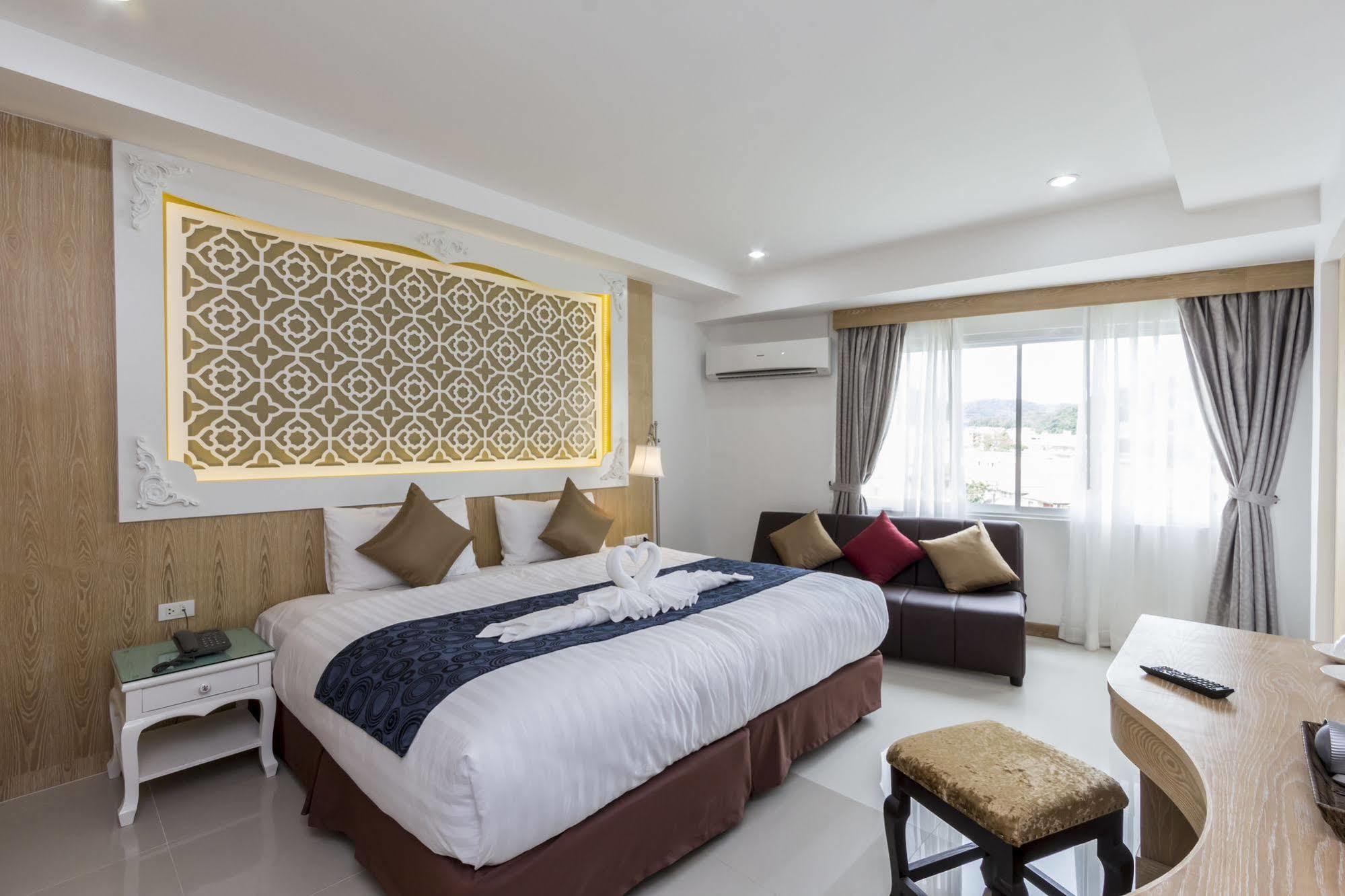 Hotel Triple Three