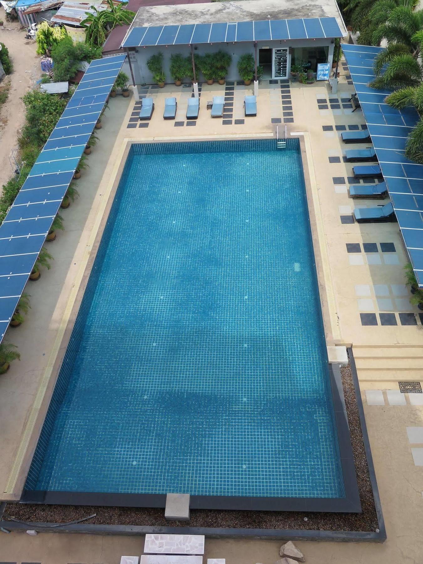 Hotel Oyo 829 Royal Thai