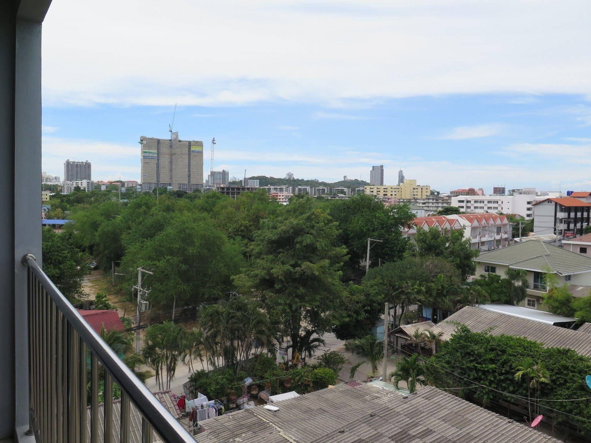 Oyo 829 Royal Thai Hotel 2*