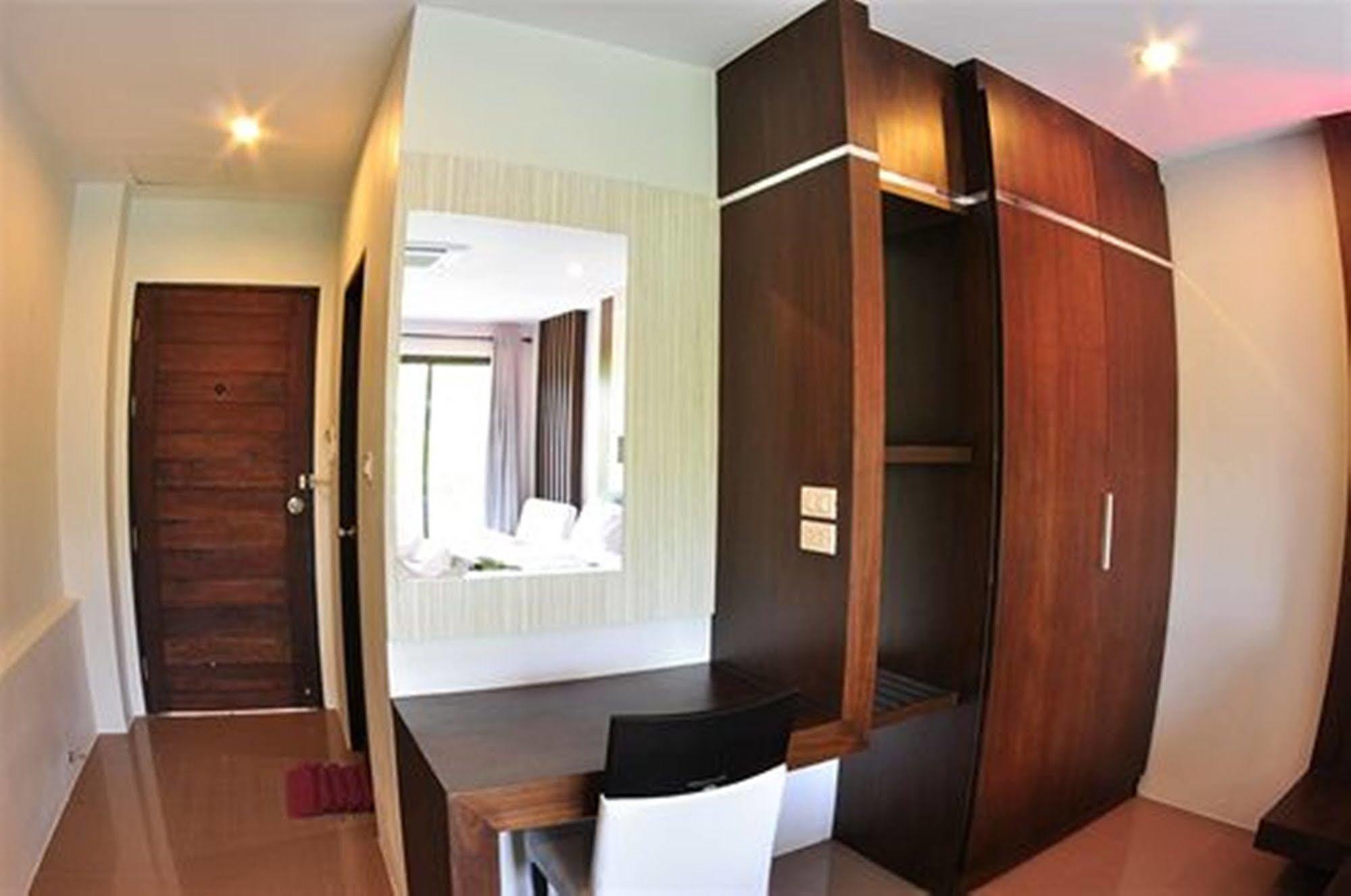 Ton Sai Tropical Island Hotel 3*