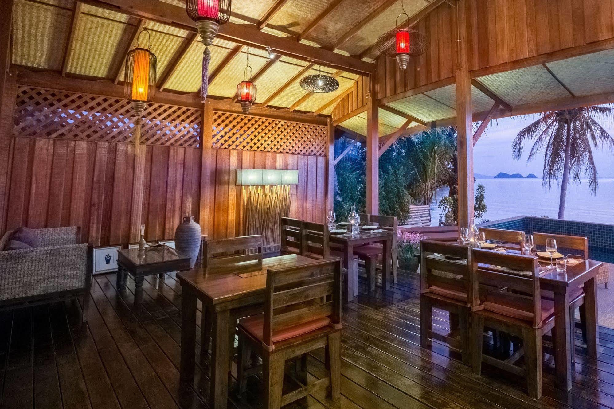 Resort Beyond The Blue Horizon Boutique