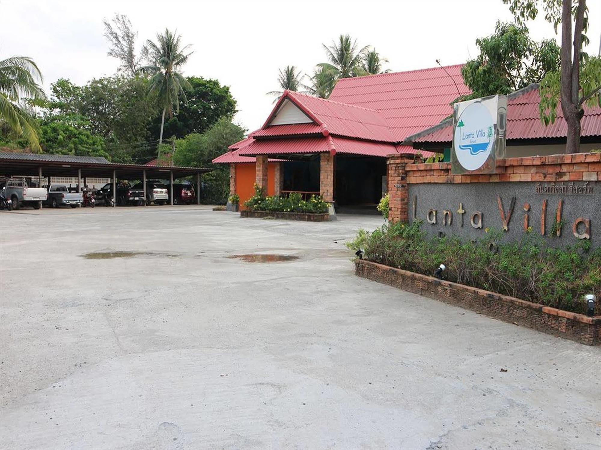 Lanta Hotel 3*