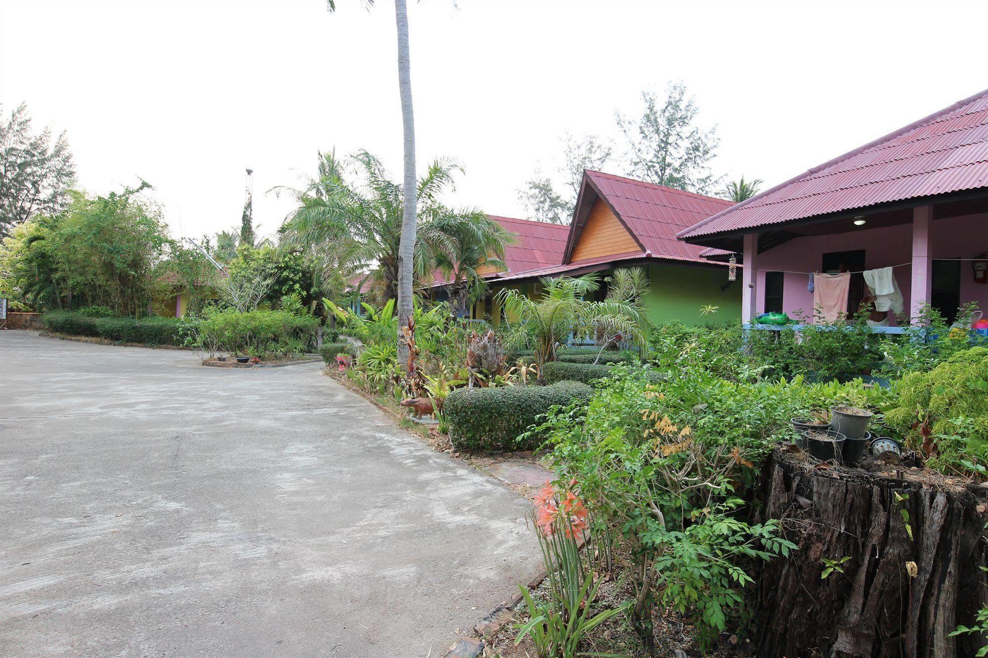 Lanta Hotel 3*