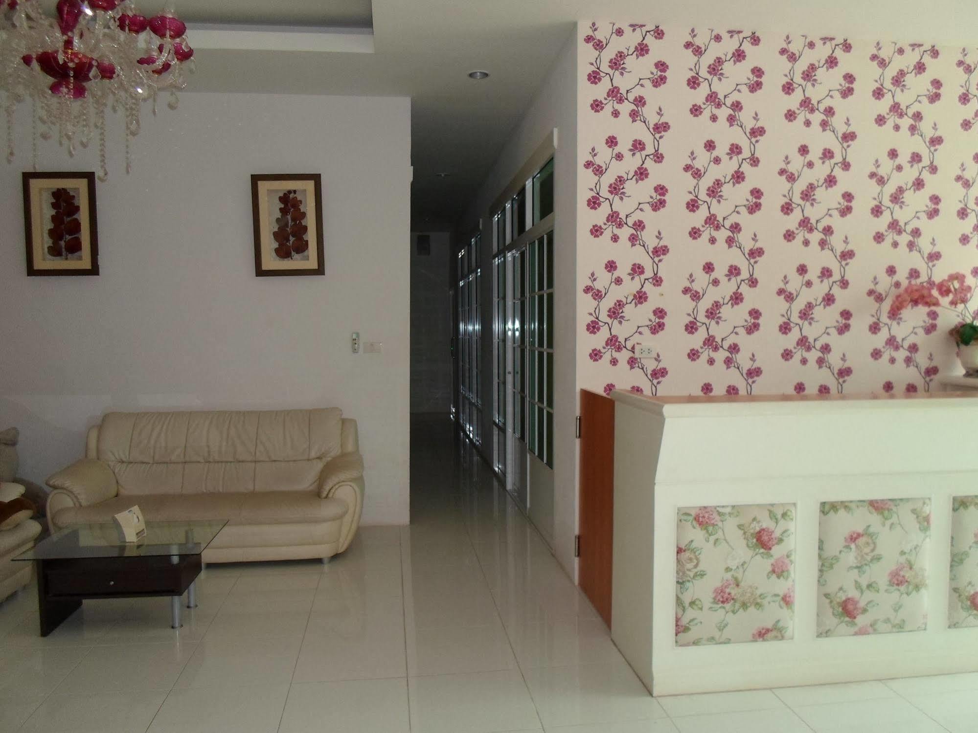 Janrapat And
