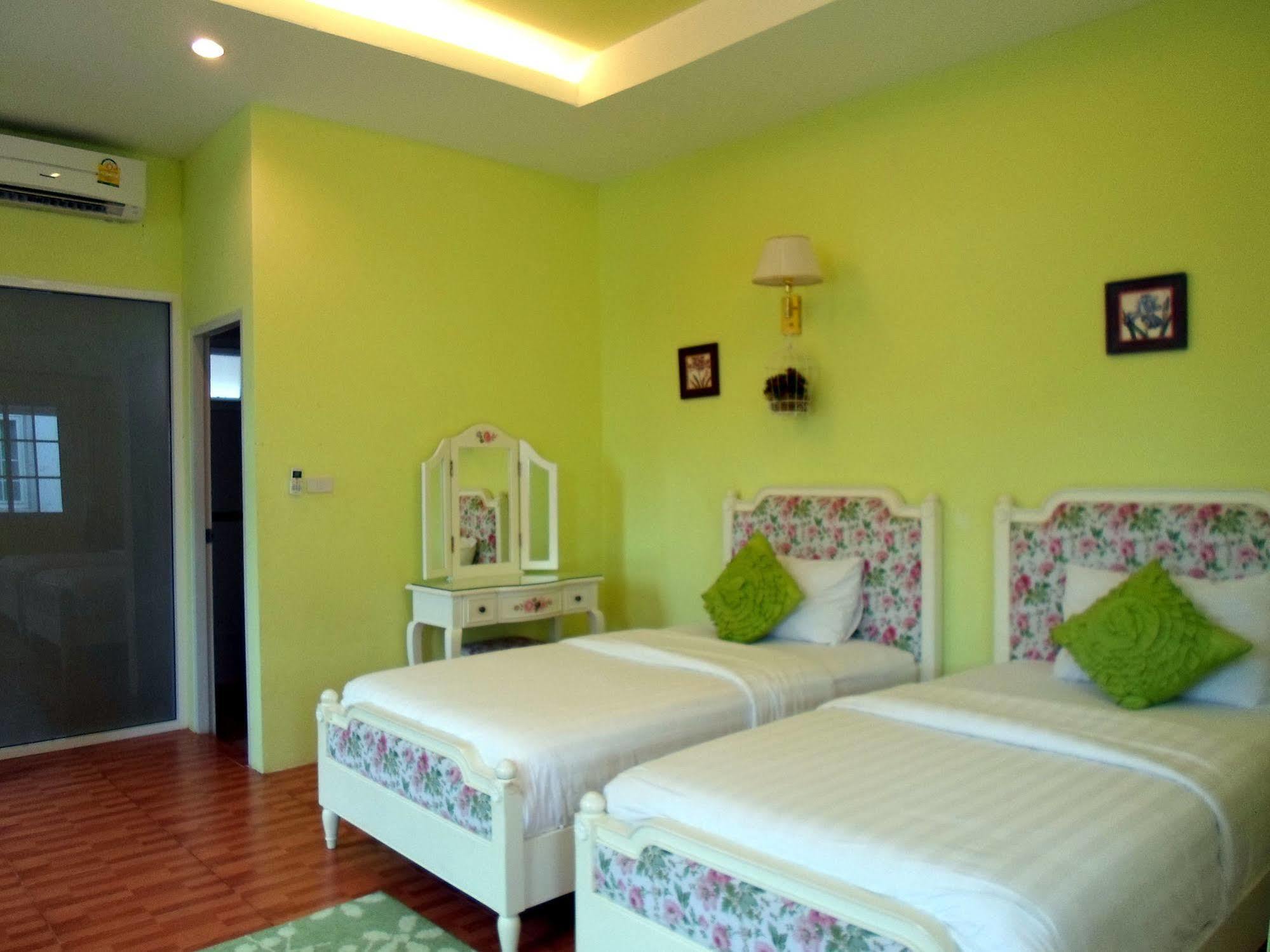 Janrapat And Hotel 3*
