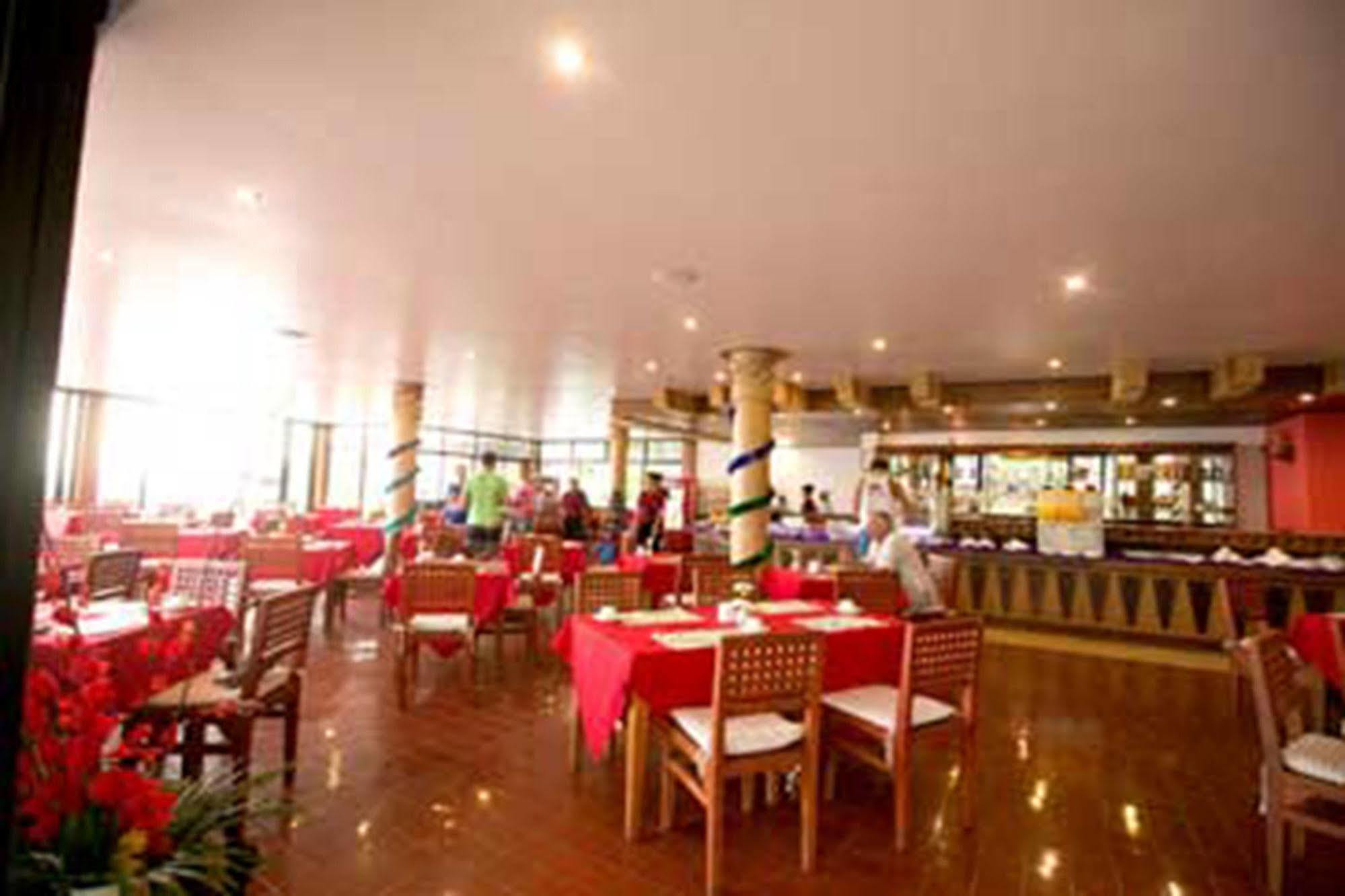 Thai Ayodhya And Resort 3*